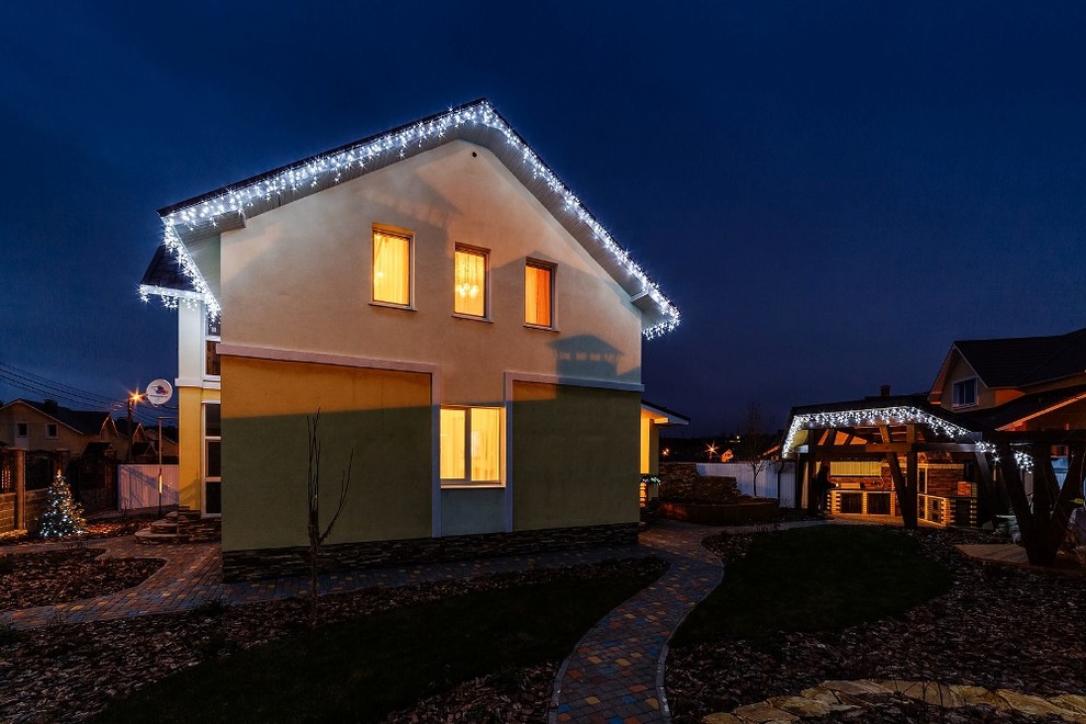 Новогоднее украшение сада и коттеджа