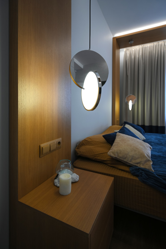 Коттедж в Чукреевке с природными фресками и рейками с подсветкой