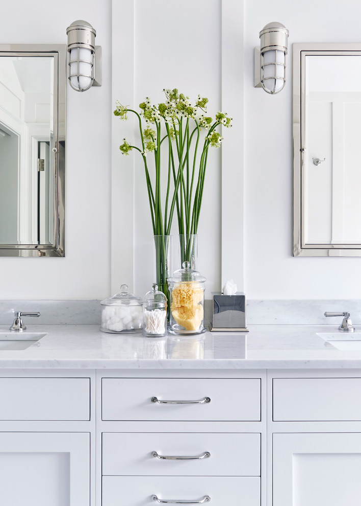 Amagansett Beach House - Architectural Advisement & Interior Design by Chango & Co.
Architecture by Thomas H. Heine
Photography by Jacob Snavely
See the story in Domino Magazine