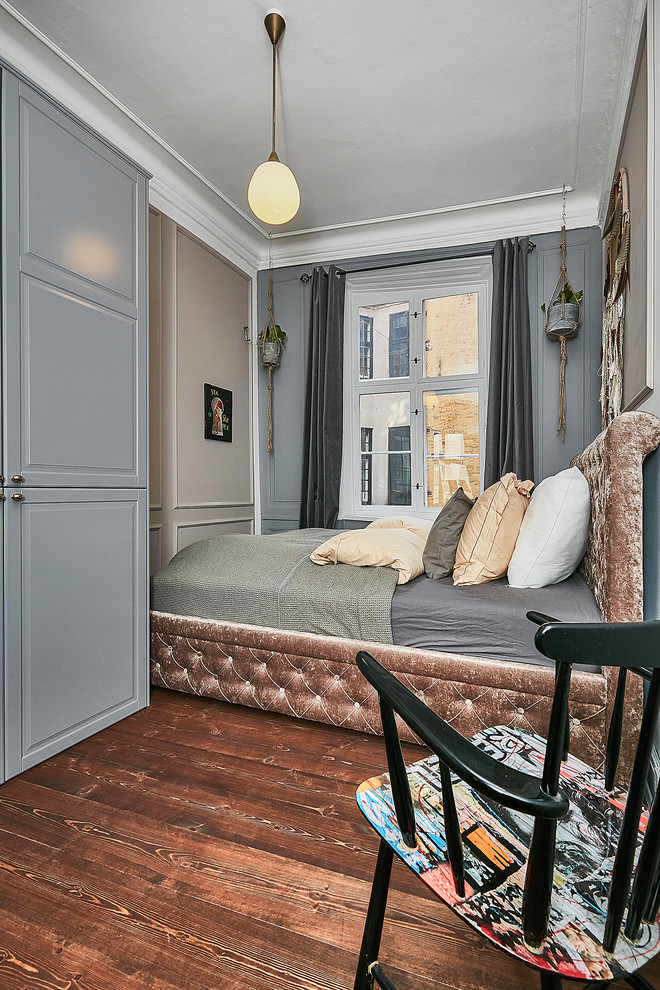 This is an example of an eclectic bedroom in Copenhagen.