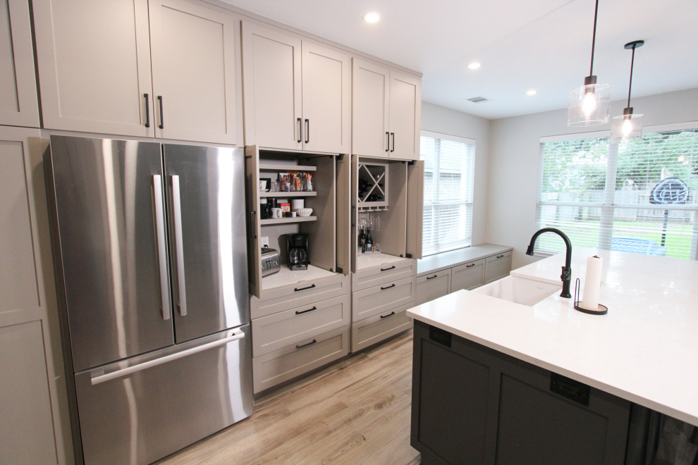 Home design - transitional home design idea in Austin