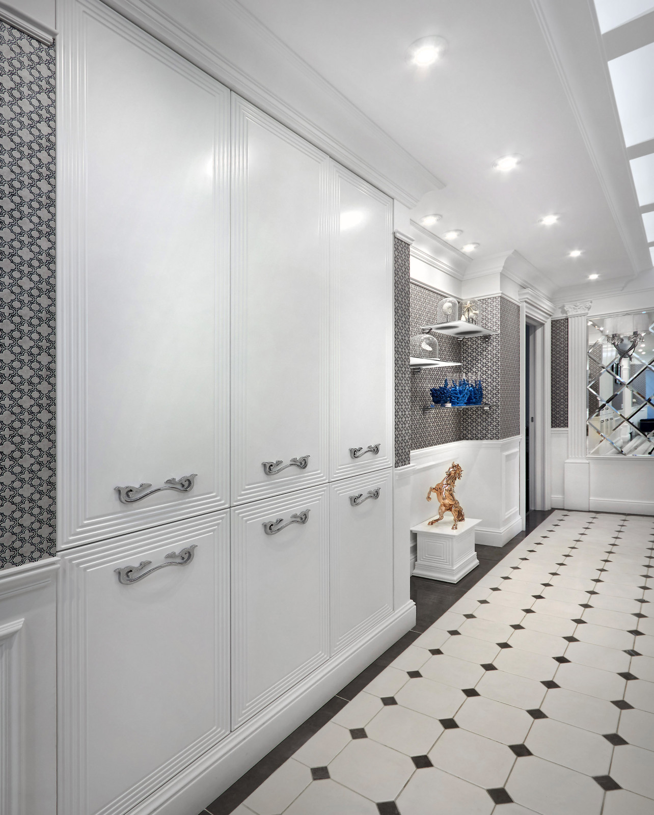 Сакко и Ванцетти (мебель фирмы Selena)