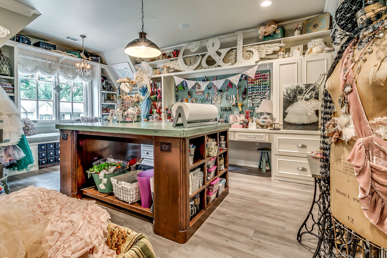 75 Shabby-Chic Style Home Office Ideas You'll Love - January, 2026 | Houzz, image size:1280x854