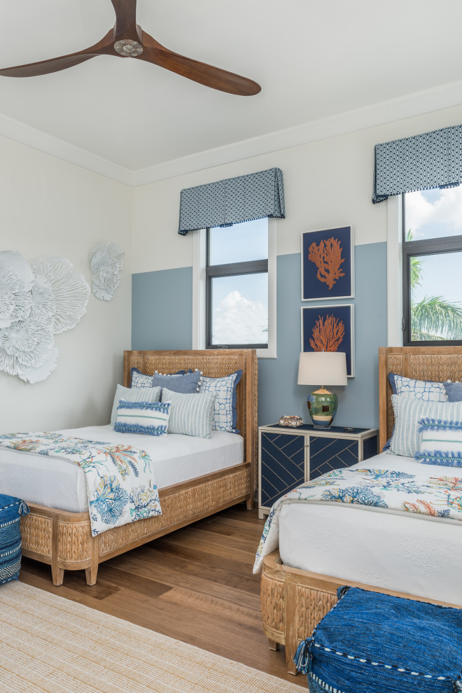 Design ideas for a coastal kids' bedroom in Tampa.