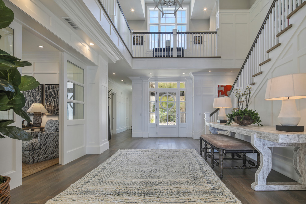 Photo of a beach style entryway in Orange County.