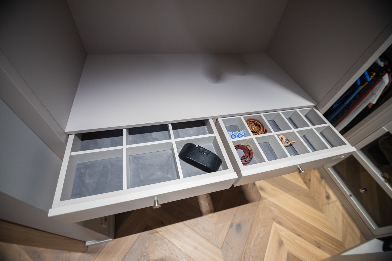 Обустройство гардеробной комнаты