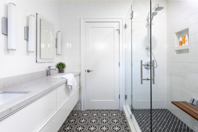 Architect's Evolving Home classique-chic-salle-de-bain
