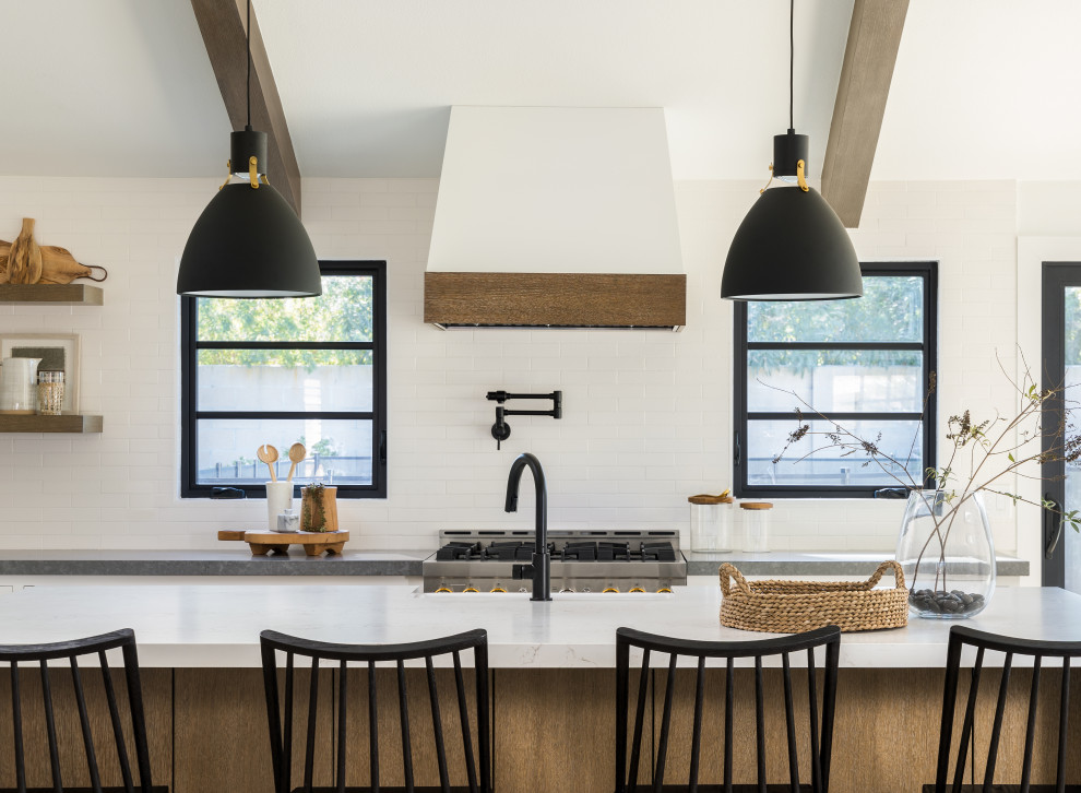 Home design - transitional home design idea in Orange County
