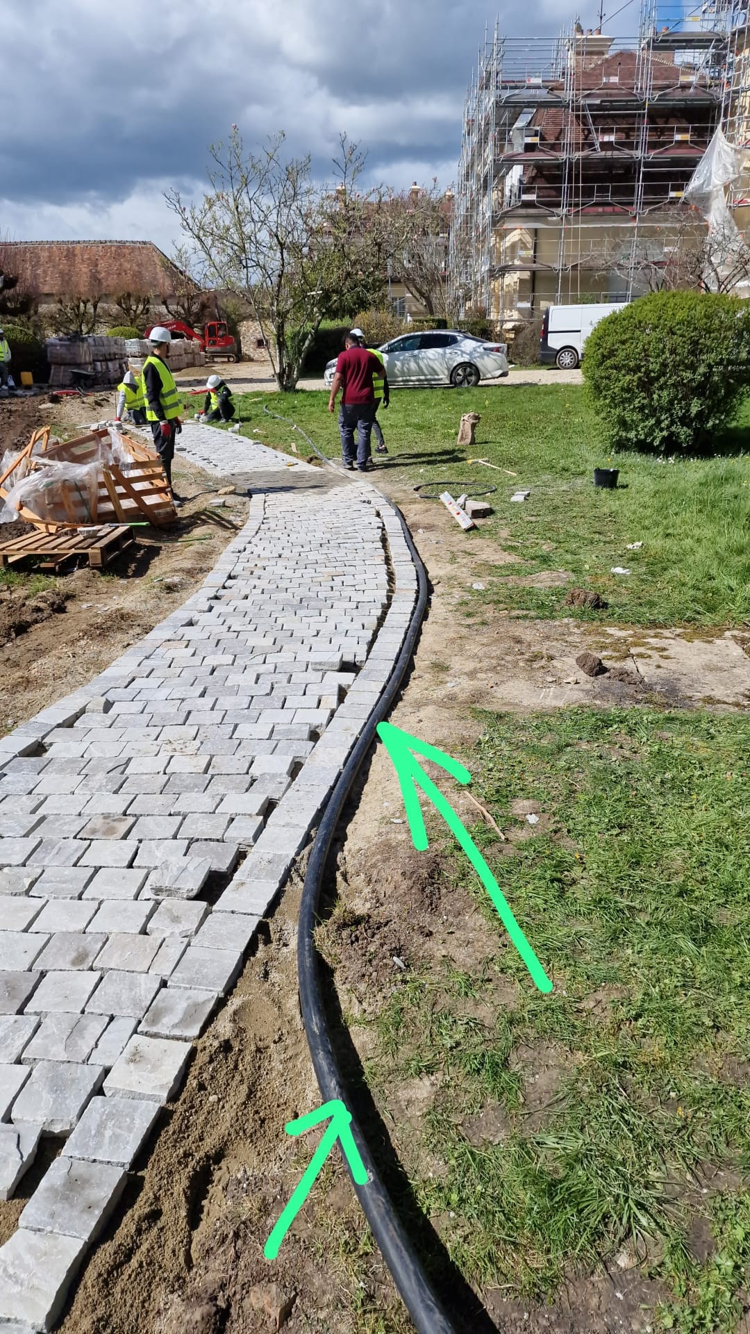 Pavage en Pavé Parisien – Un Chemin d’Élégance pour un Château en Île-de-France