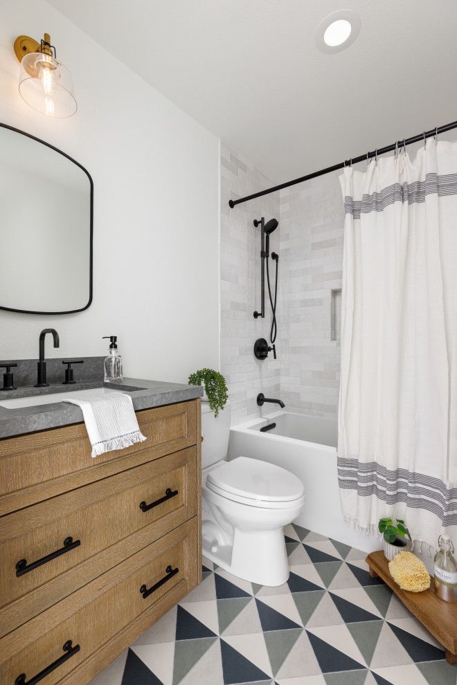 Example of a transitional home design design in Orange County