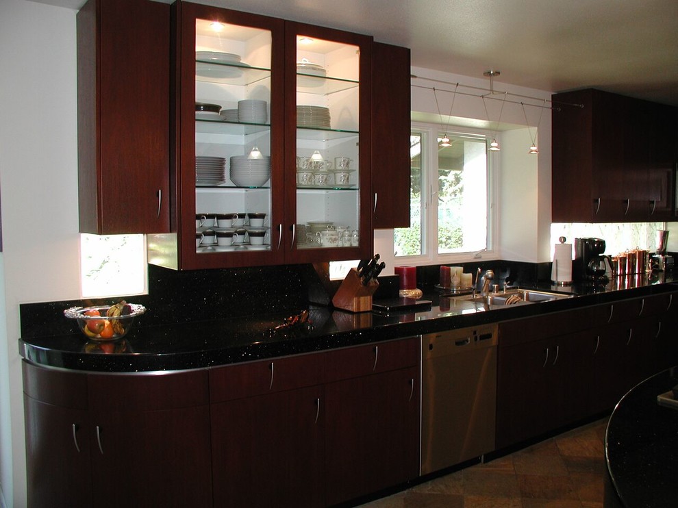 Design ideas for a contemporary kitchen in San Diego.