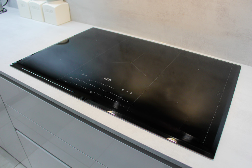 Focus Ultra High Gloss Sand with Sanremo Accent