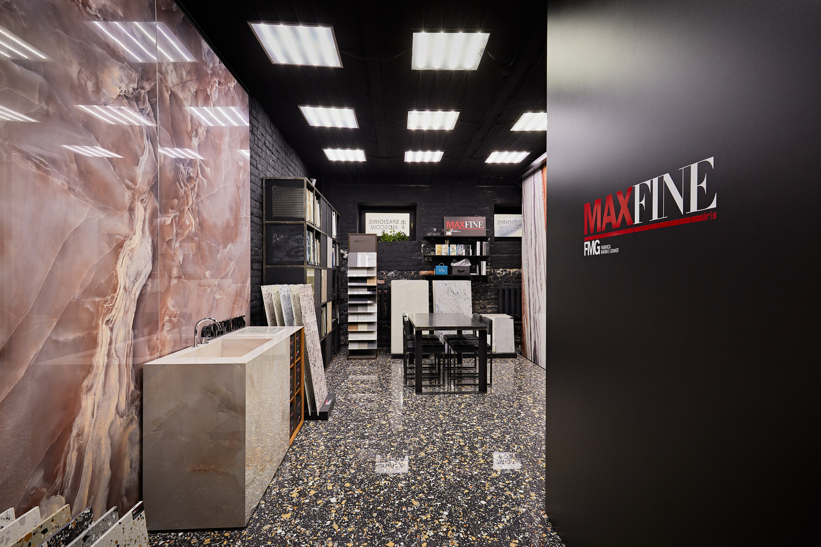 Экспозиция шоурума SpazioIris Moscow