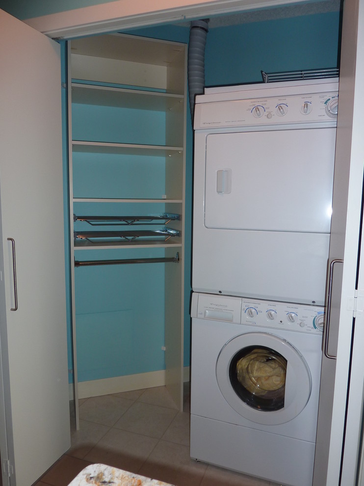 Traditional laundry room in Calgary.