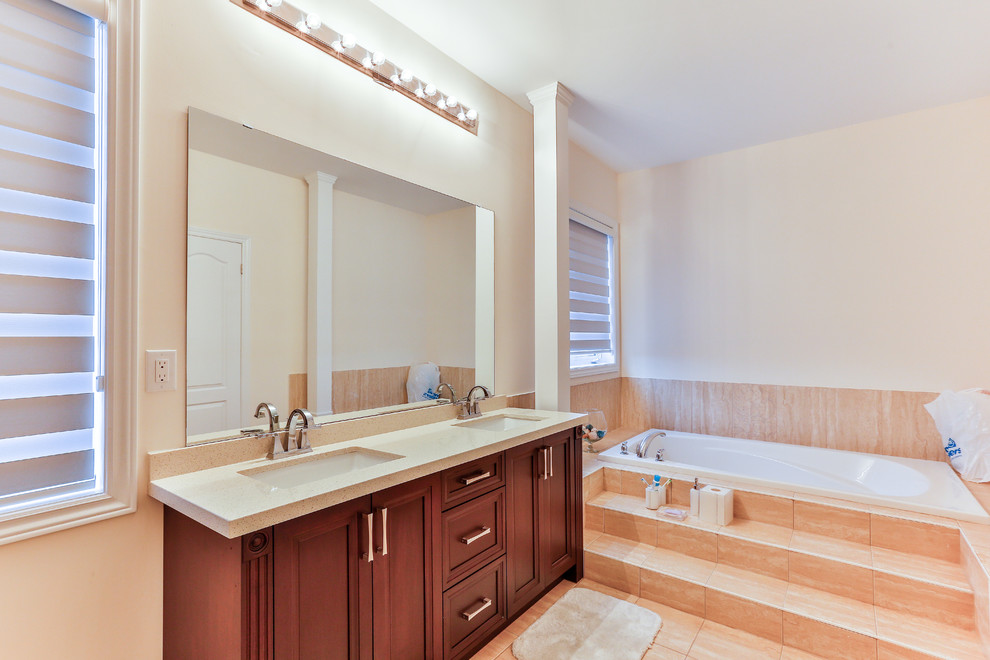 Inspiration for a transitional bathroom remodel in Toronto