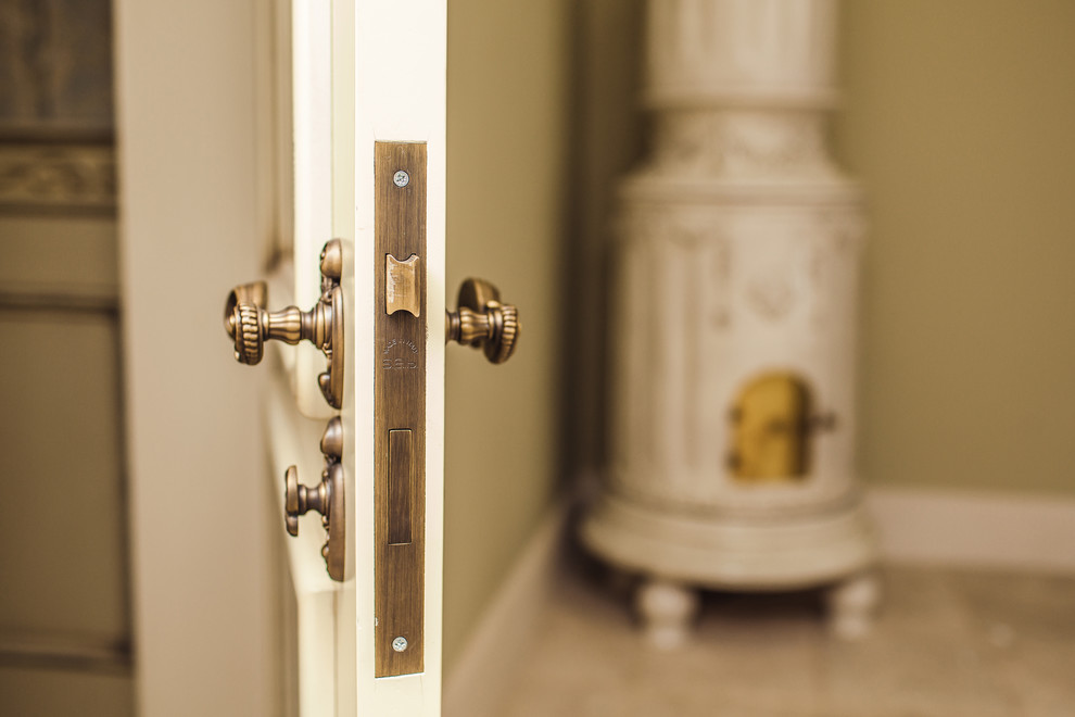 Двери и деревяные понели буазери для магазина