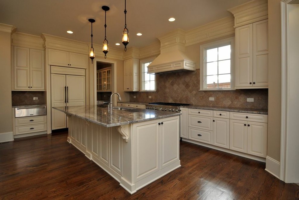 This is an example of an arts and crafts kitchen in Charlotte.