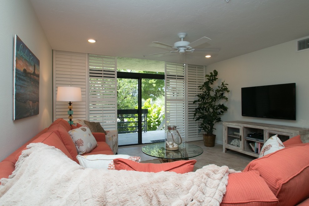 Home design - beach style home design idea in Tampa