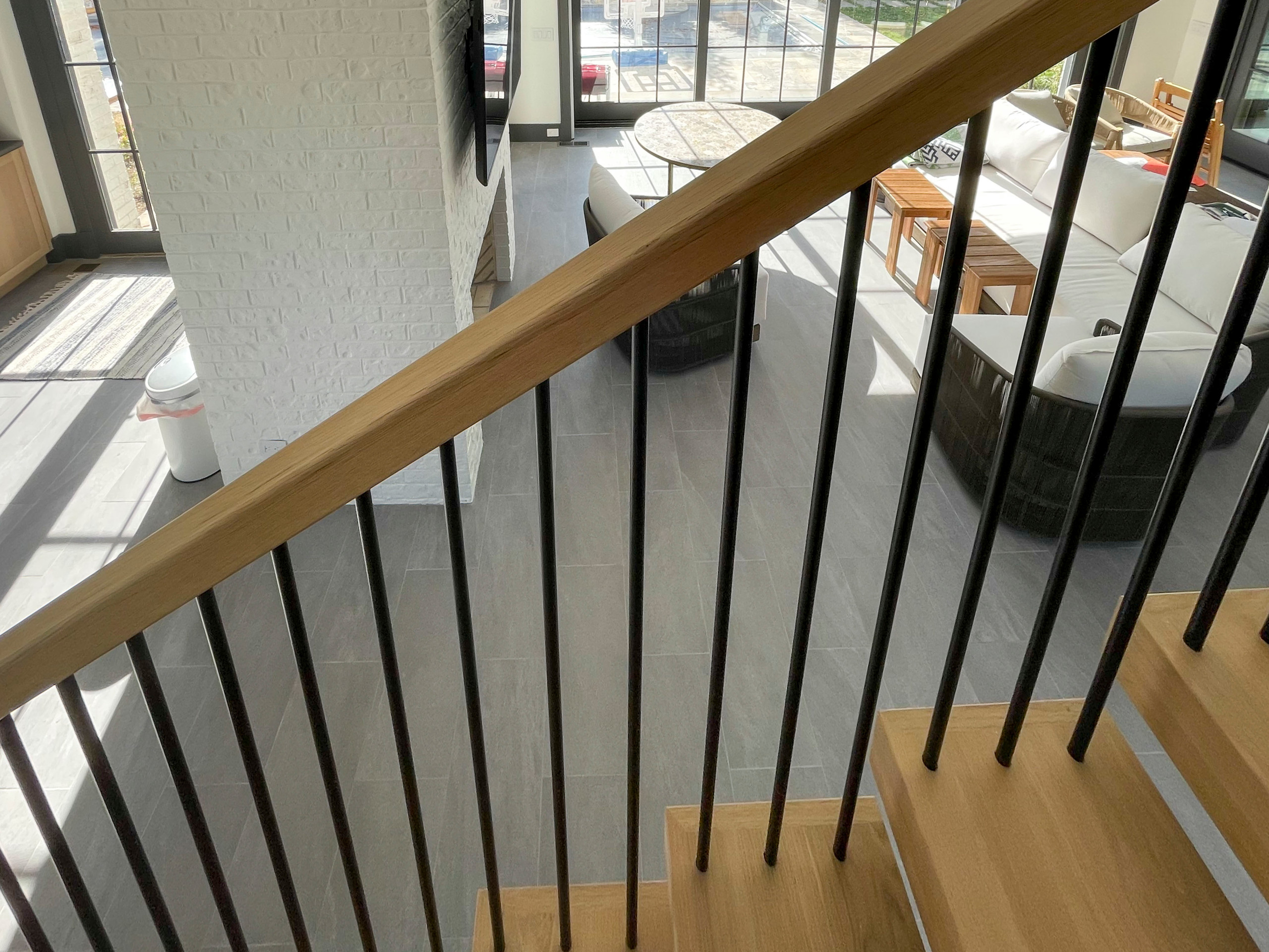 96_Dramatic Cantilevered No-Riser Staircase, Bethesda, MD 20814