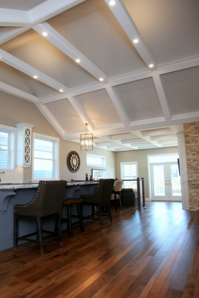 Kitchen - transitional kitchen idea in Toronto