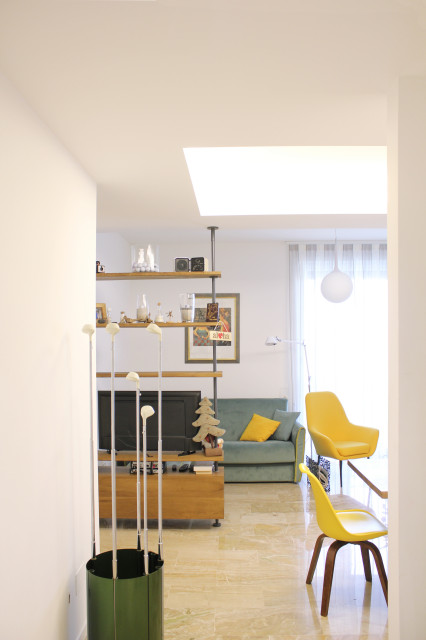 High Rise modern-wohnzimmer