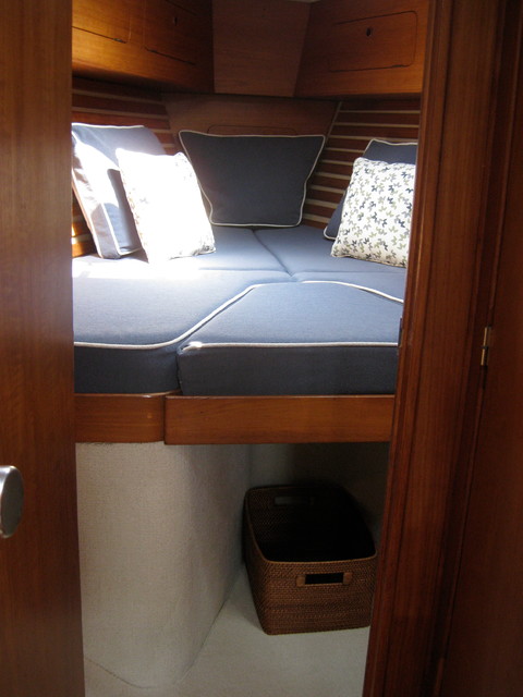 Forward Cabin V-Berth transitional