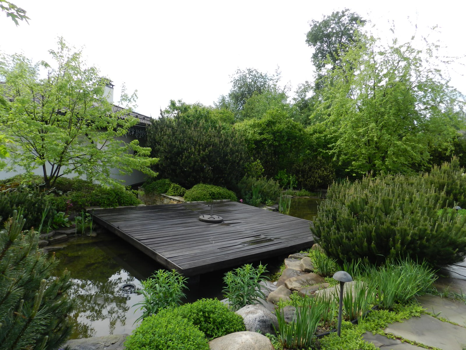 Дом на крутом склоне