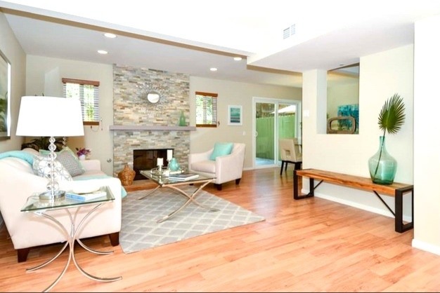 Vista CA transitional home staging