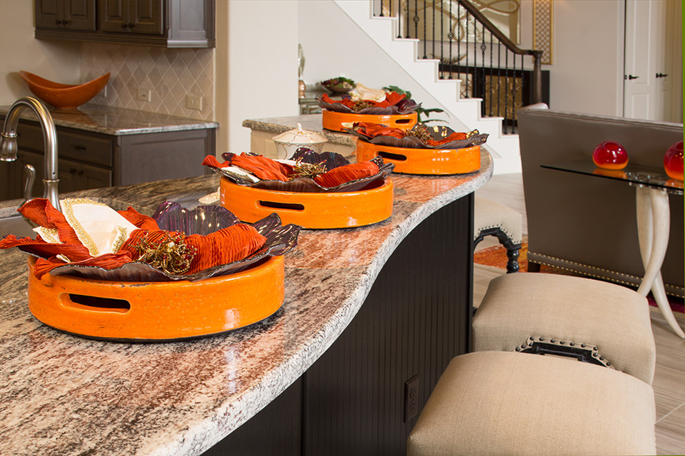 Kitchen - transitional kitchen idea in Houston
