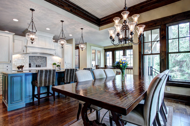 Open floor plan kitchen and dining room Traditional