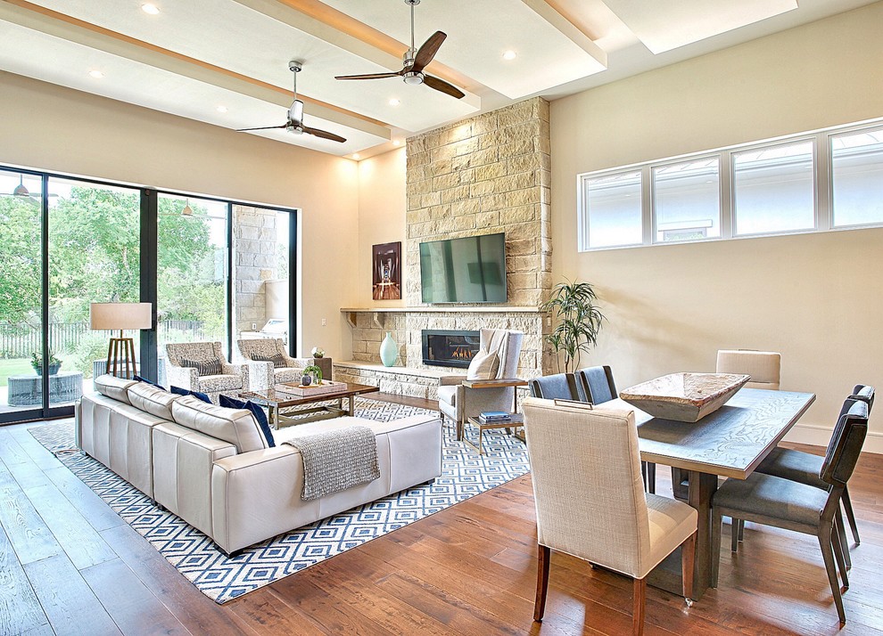 Transitional home design photo in Austin