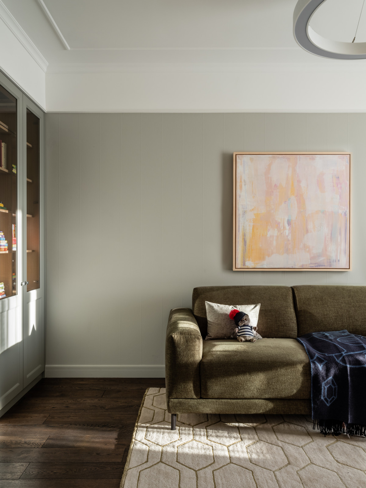 Светлая квартира для ценителей искусства в Москве 120 кв.м.