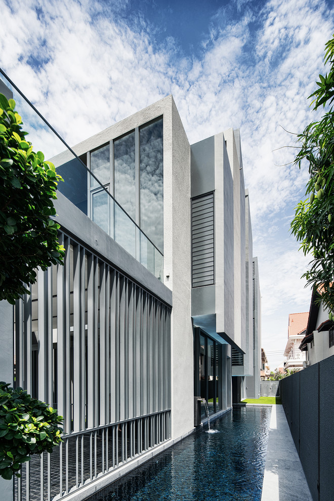 Inspiration for an exterior in Singapore.