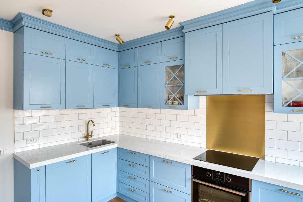 Проект угловой кухни в стиле неоклассика