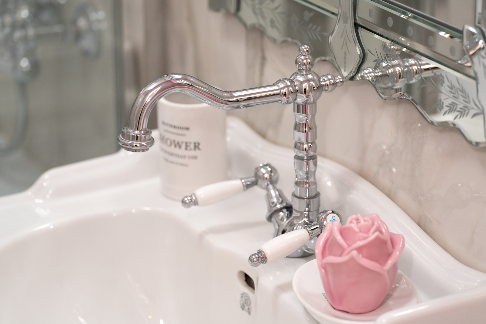 Двухкомнатная квартира 34кв.м. в неоклассическом стиле.