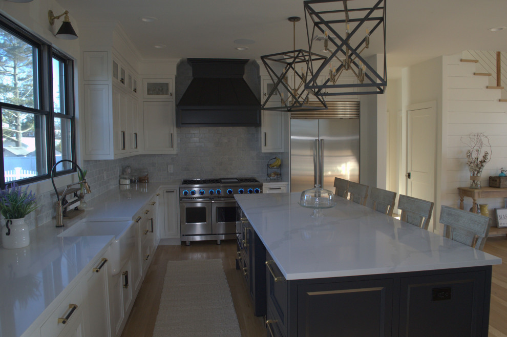 Transitional home design photo in New York