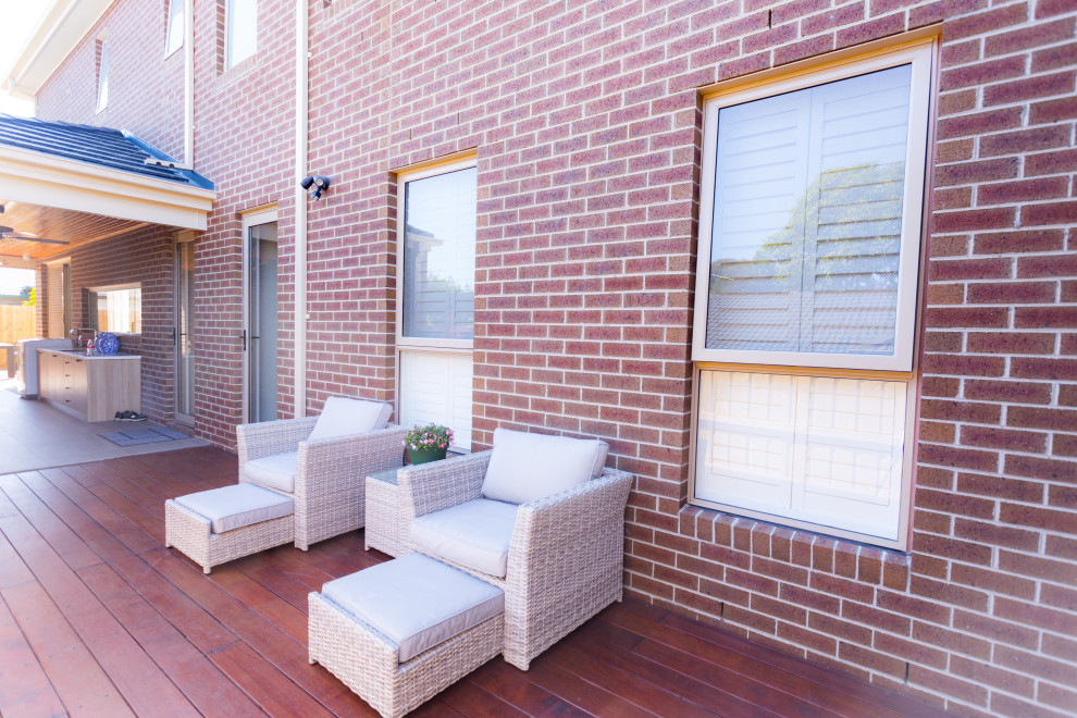 Contemporary balcony in Melbourne.
