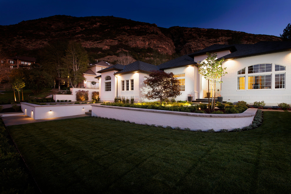 Inspiration for a transitional landscaping in Salt Lake City.