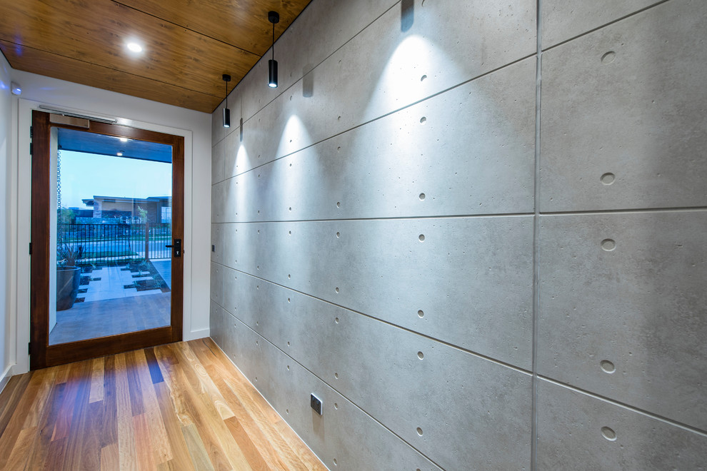 This is an example of a contemporary entryway in Canberra - Queanbeyan.