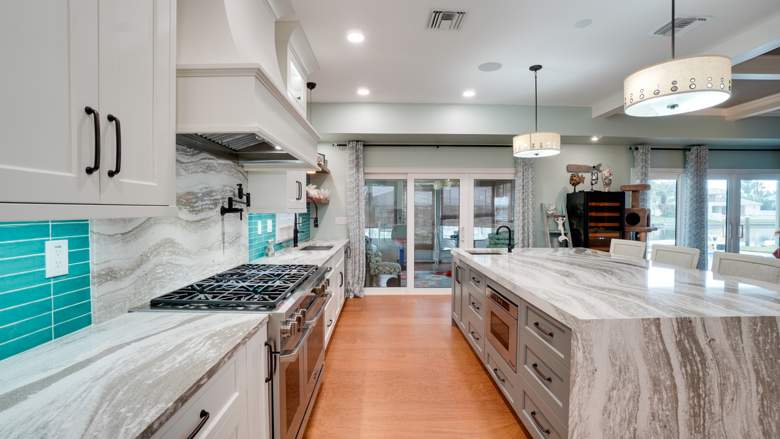 Kitchen photo in Orlando