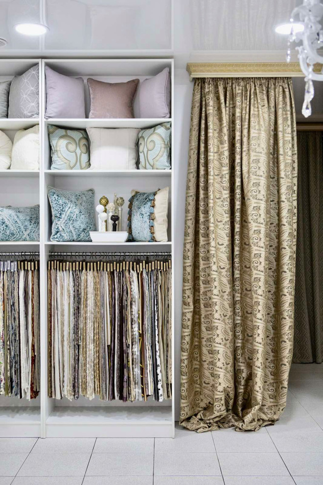 Шторы в итерьере салона