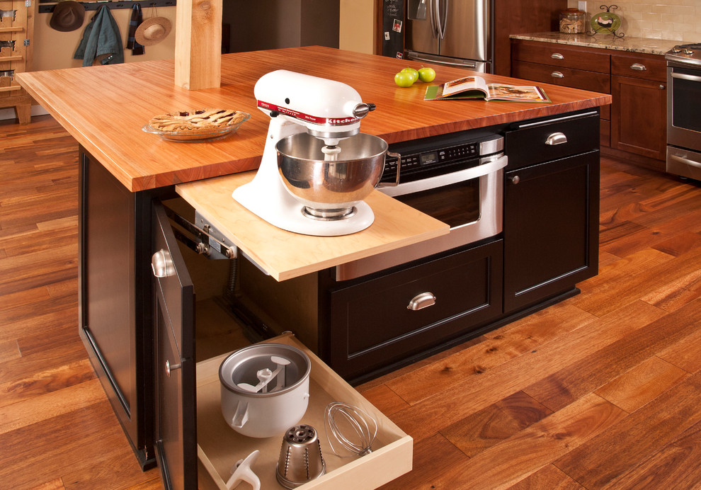 Baking Station Country Kitchen With Modern Conve