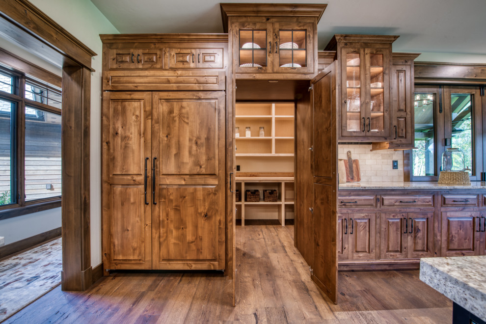 Kitchen - rustic kitchen idea