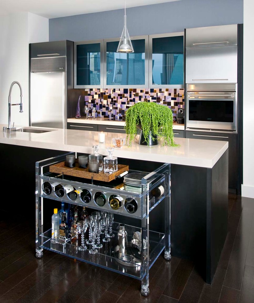 Contemporary kitchen in Dallas with stainless steel appliances.