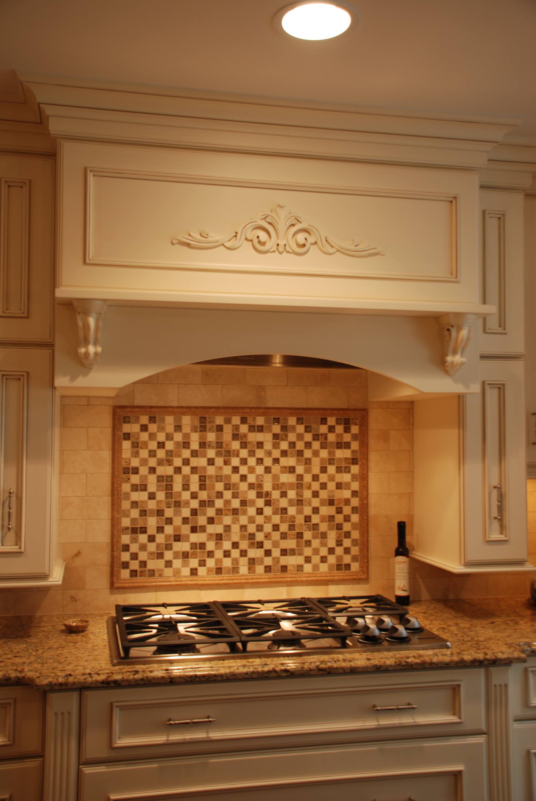 Custom Hood & Backsplash Tile