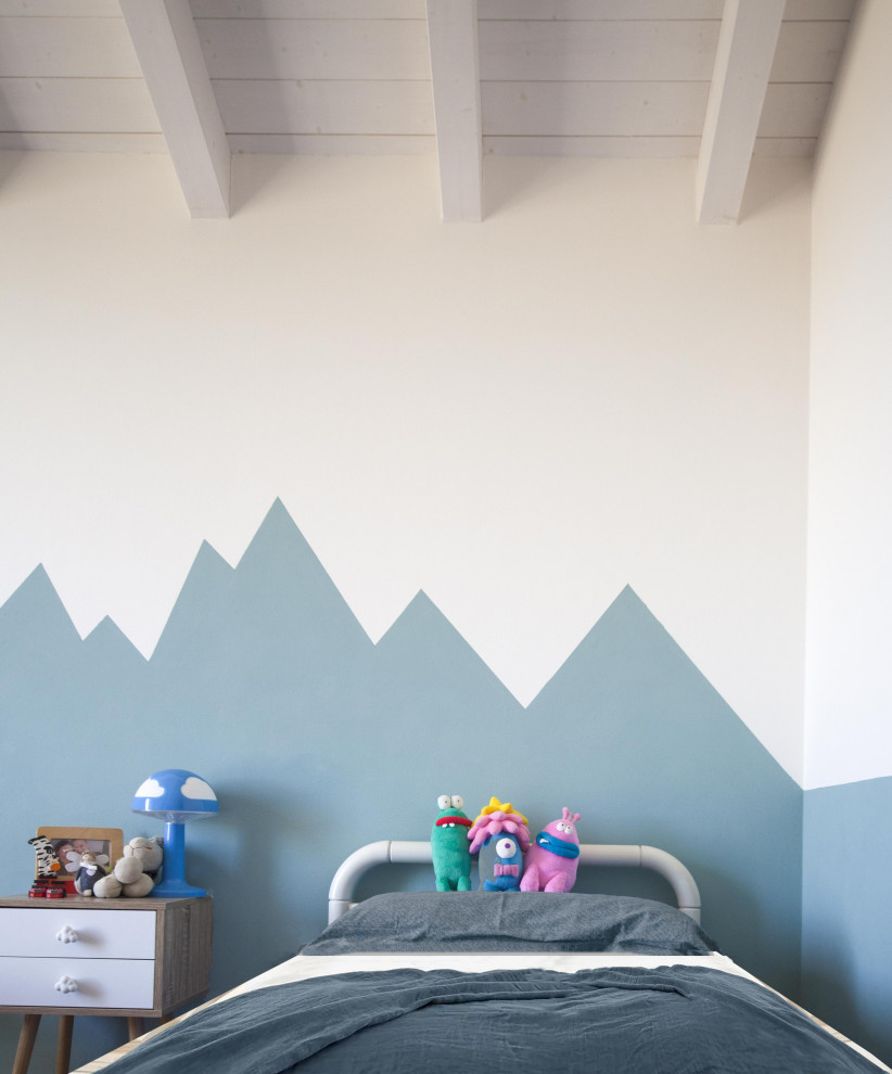 Inspiration for a mid-sized scandinavian kids' bedroom for kids 4-10 years old and boys in Other with green walls, medium hardwood floors, exposed beam and wood walls.
