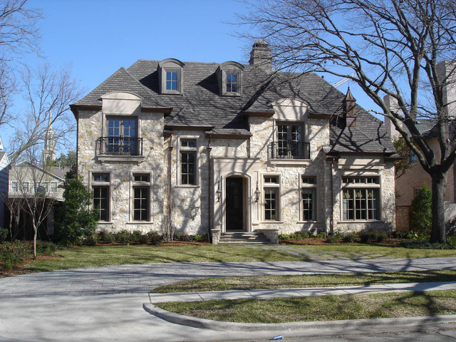 Exteriors traditional-house-exterior