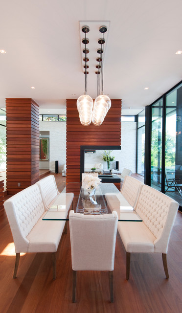 Hamptons Waterfront contemporary-dining-room