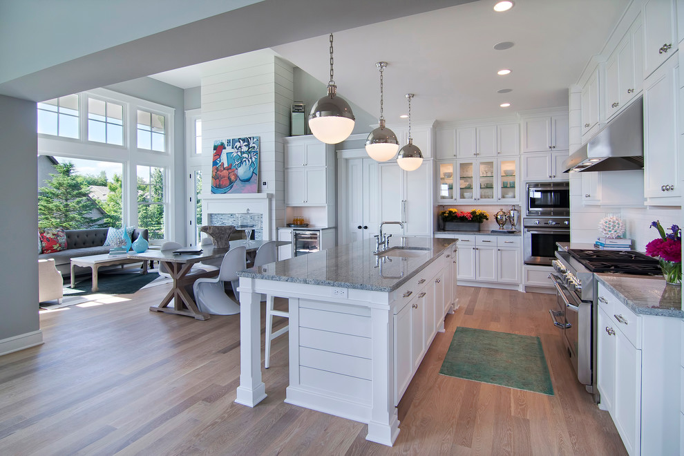Inspiration for a transitional kitchen remodel in Minneapolis