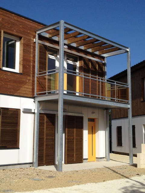Logements sociaux &agrave; Saintes contemporary-terrace